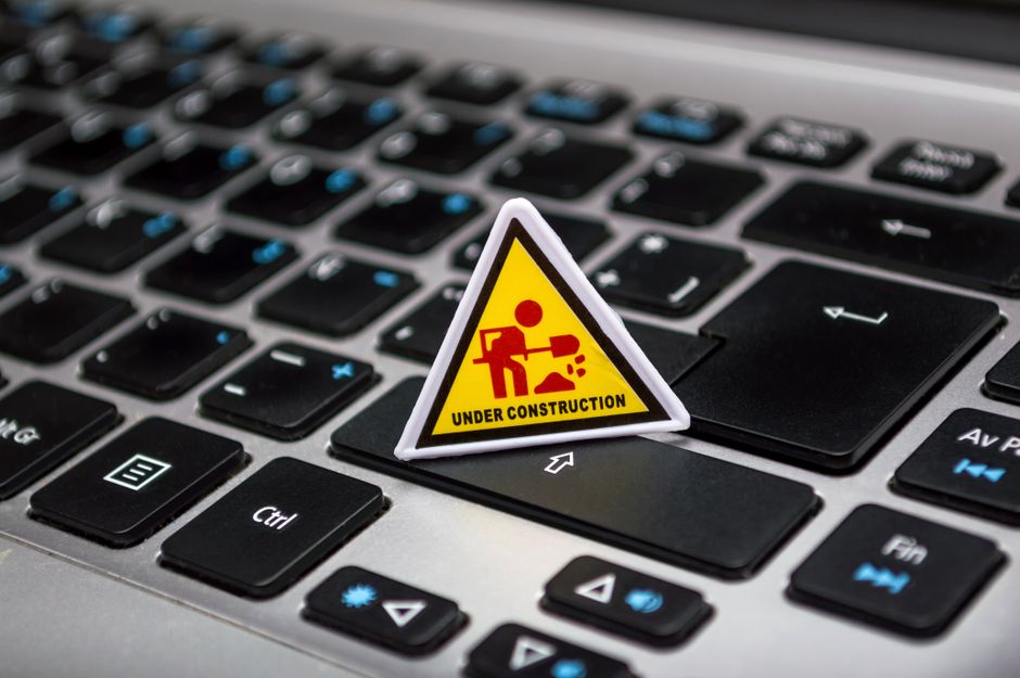 5 Signs Your Laptop Is Dying (Don't Ignore These)